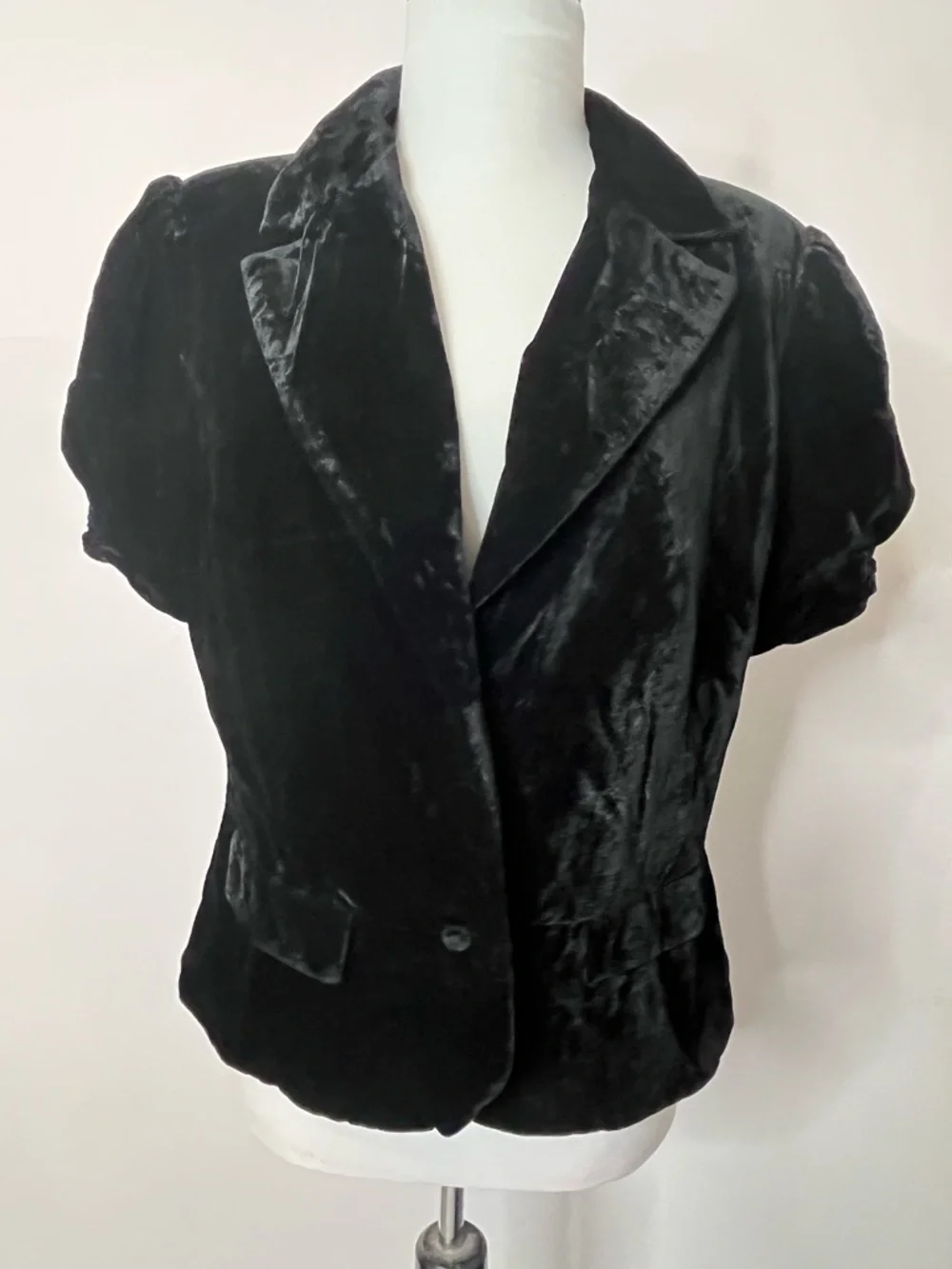 Newport News Black Velvet Short Sleeve Jacket - Picture 1 of 8